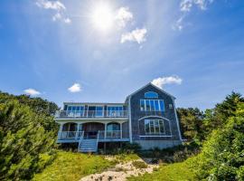 Stunning Water Views by Private Beach，位于伊斯特姆的酒店