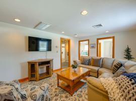 Heart of Five College Consortium! Hadley Home, hotel em Hadley