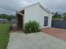 Birkdale 2 Bedroom Guest House Stay