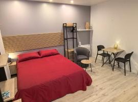 Studio cosy indépendant, hotel a Villieu