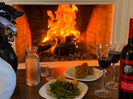 Estia Project, Pool - Billiards - Jacuzzi, Hotel in Gournes