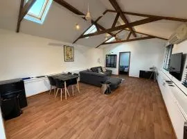 Wadebridge Farm Lodge - Family Run Bungalow