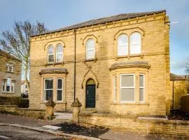 Essential Studio in the Heart of Huddersfield