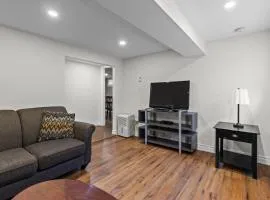 Stylish 2BR WiFi Parking MUN Walk
