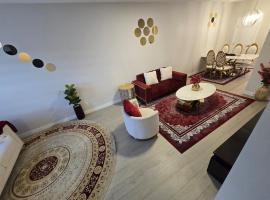 Cozy Comfort Homestaed-Near Airport، فندق في Calgary