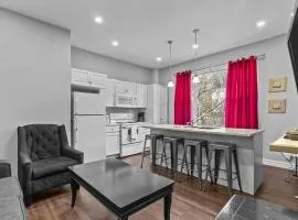 Modern 2BR W&D Wi-Fi Parking