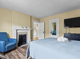 Pet-Friendly 2BR Wi-Fi Parking, hotel in St. John's