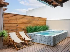 Casa com piscina privada e churrasqueira