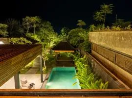 4 BR Retreat Villa - Beach Access