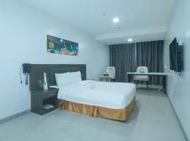 Luna Hotel by RedDoorz near MOA