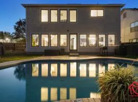 Georgian Oasis with Private Pool - An Irvie Home