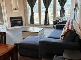 Cozy getaway with a view!