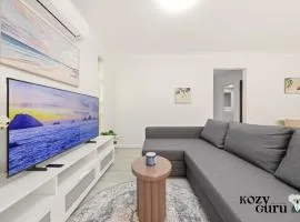 KozyGuru | Cabramatta | Spacious Family Townhouse