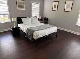 25 Lux King Suite 1 - Private Bath, Nonsmoking