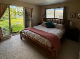 Master Suite with Private Bath 15 min drive to beach