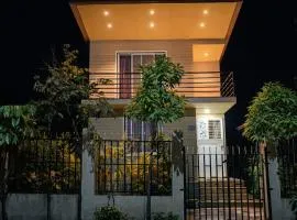Peaceful Hill-View Retreat Near Lonavala