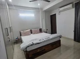 Independent Floor