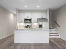 Pebble Beach Condos at Diamondhead Lake -- Near Lake Catherine State Park