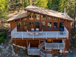 Sleeps 20 2 Homes Near Ski Resort Beach Lake Access Pool Homewood, hotel in Tahoma Meadows