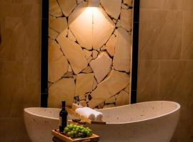 V&acirc;n Trang Hotel, acomoda&ccedil;&atilde;o em Vinh Long