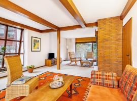 Ferienhaus Hebborn, hotel v destinaci Bergisch Gladbach