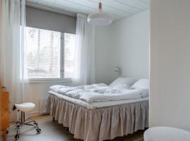 Omakotitalo keskustan lähellä, Hotel in Joensuu