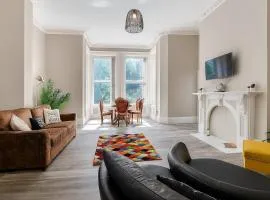 Wakefield House- Sleeps 24, Private Parking for 8