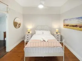 West Avenue Hideaway in Wynnum - 1 Bed and 1 Bath