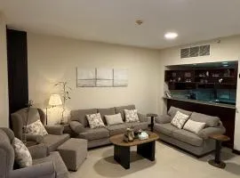 شقة غرفتين مطلة على المسبح