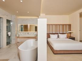 Hotel Saint Georges Beirut, hotel in Al Marfaʼ