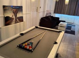 Jayten properties 3 bedroom home, hotel en Birmingham