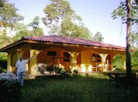 Toucans, Monkeys and Waterfalls- 2BR cottage