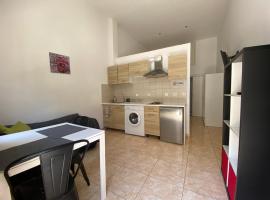 Sisifou Apartment, hotel in Korinthos