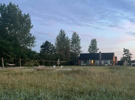 Unique Holiday Home Directly On The Beach, ξενοδοχείο σε Middelfart