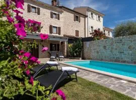 Rustic Villa Stone House with pool in Umag