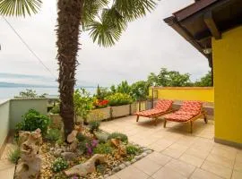 Apartment mit Wasserblick by Interhome