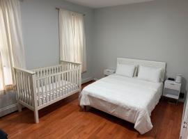 Apartment 2 BR near NYC 5min from EWR & 20min from MetLife: Elizabeth şehrinde bir otel