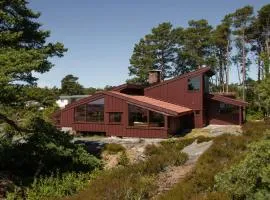 Architect-Designed Cabin With Beach In Risør