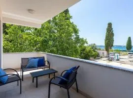 Holiday Home Modernes Ferienhaus in Strandnähe by Interhome