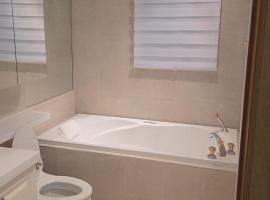 Résidence J'aime, hotel en Laval