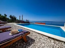 Holiday Home Wunderschöne Steinvilla mit tollem Ausblick by Interhome