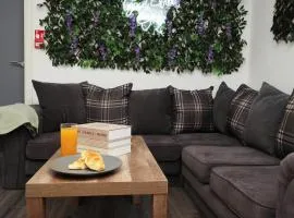 CentralHub5 1BD Studio- Contractor & Travelers