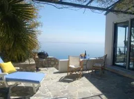 Holiday Home mit Wasserblick by Interhome