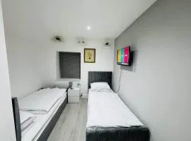 Twin En-Suite Room near Cardiff Centre