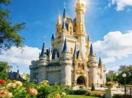 Spacious King, Queen Room in Luxury Villa-Pool-SPA-Disney-WiFi-Smart TV