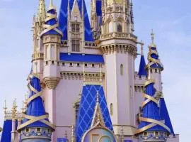 Elegant King Suite Room -Private Bath-5 Star Resort-Pool-SPA-Club-Disney-Water Park-WiFi-Smart TV