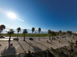 Sunset Seaview Apartments Vlora，位于伏罗拉的酒店