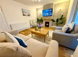 Comfortable Three Bedroom Home in Christchurch with Free Parking - Sleeps 6