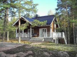 Holiday Home für 10 Personen in Loviisa- Uusimaa by Interhome, hotel a Valkom
