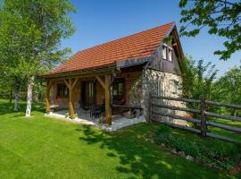 Holiday Home Haus in Sleme Skradsko mit Whirlpool und Parkplatz by Interhome, Hotel in Zrnovac